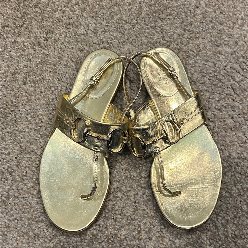 Gucci Elegant Gold Sandals - size 7B